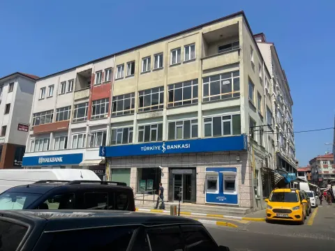 Devrek Merkezde Komple Satılık Bina — Devrek / Zonguldak