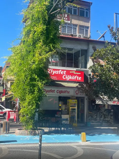 Satılık Devrek Cumhuriyet Alanında Köşe Dükkan — Devrek / Zonguldak